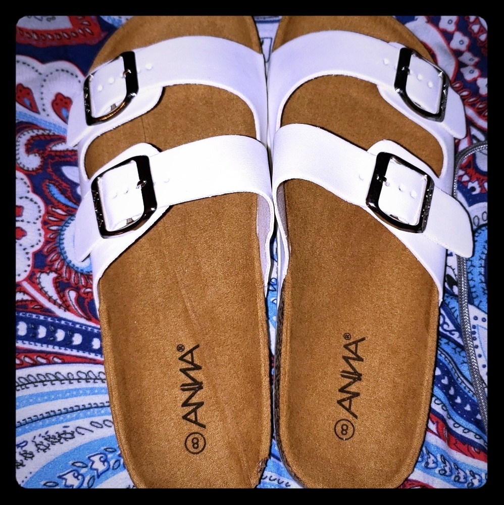 New In Box Birkenstock STYLE sandals